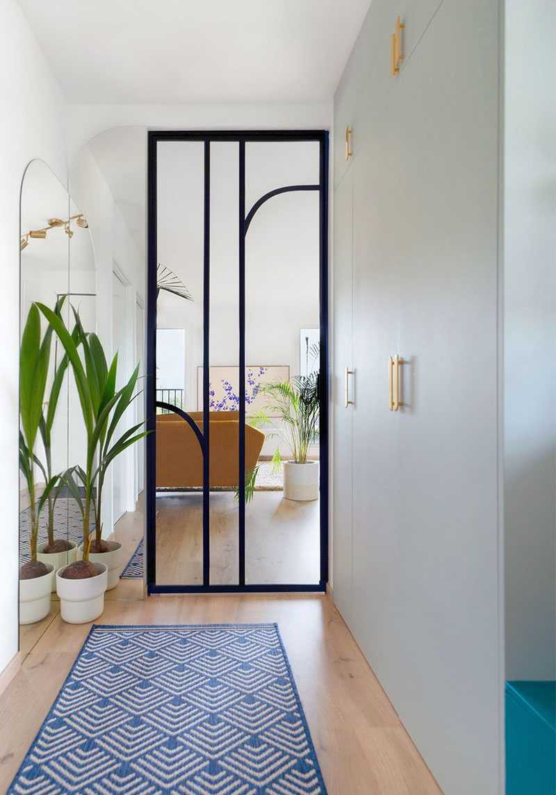 Entrée avec porte verrière