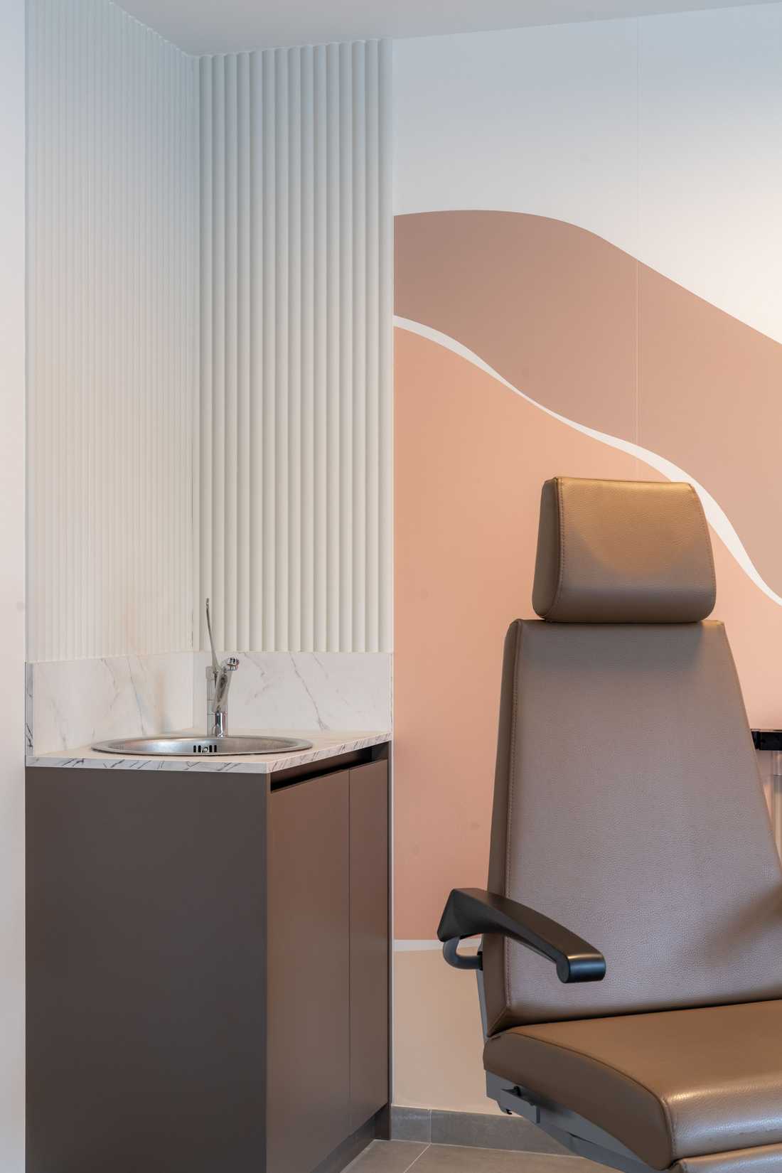 Salle de consultation aménagée par un architecte d'intérieur à Lille