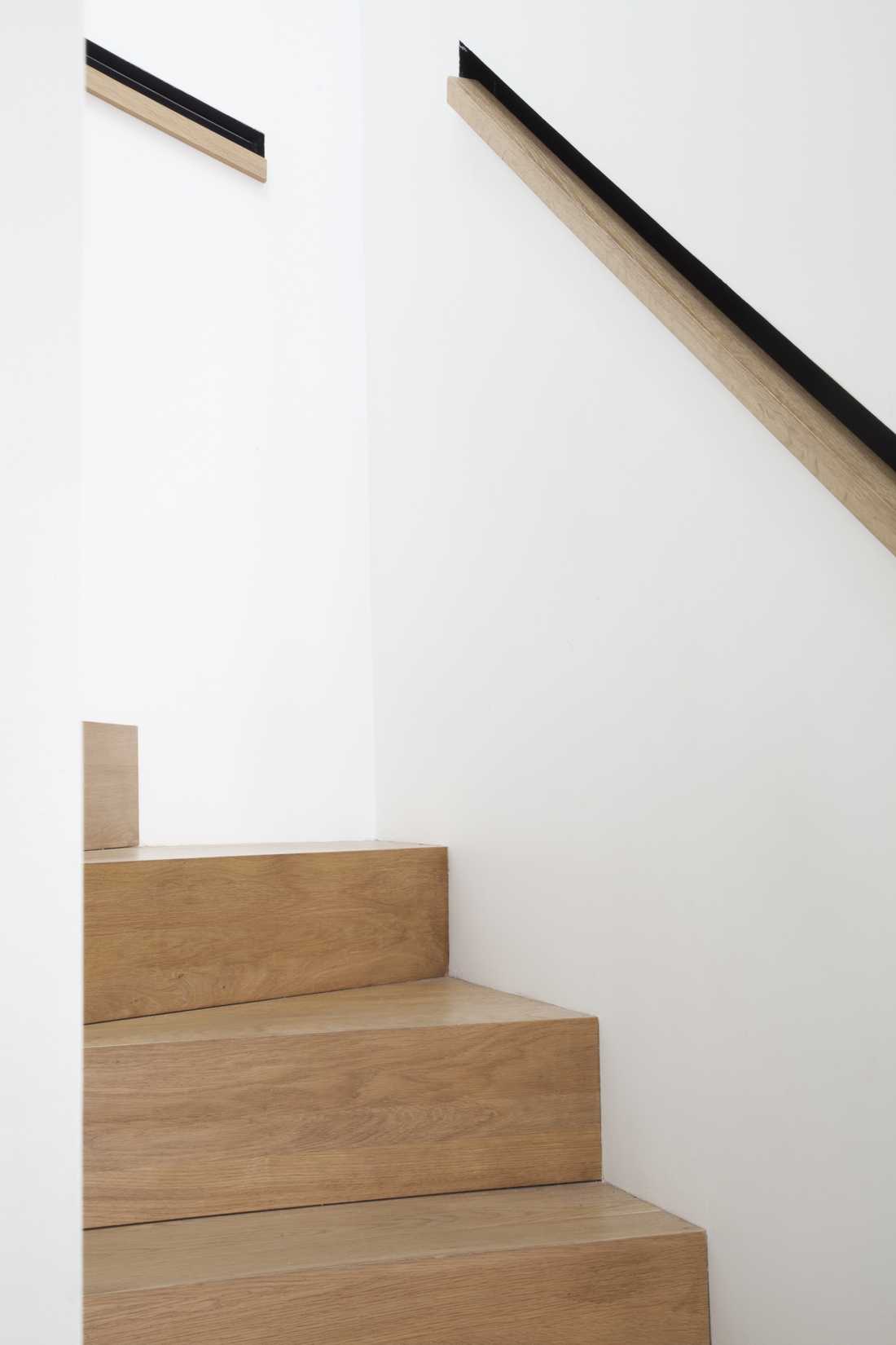 Détail de l'escalier réalisé sur mesure par un architecte à Lille