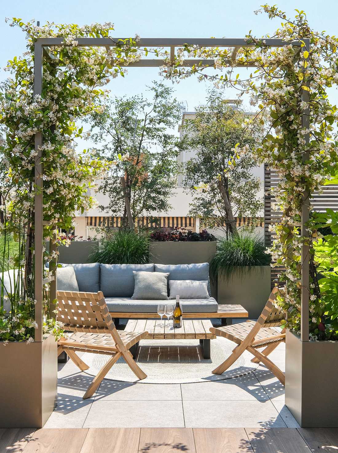 Aménagement de la terrasse d'un appartement neuf à Lille