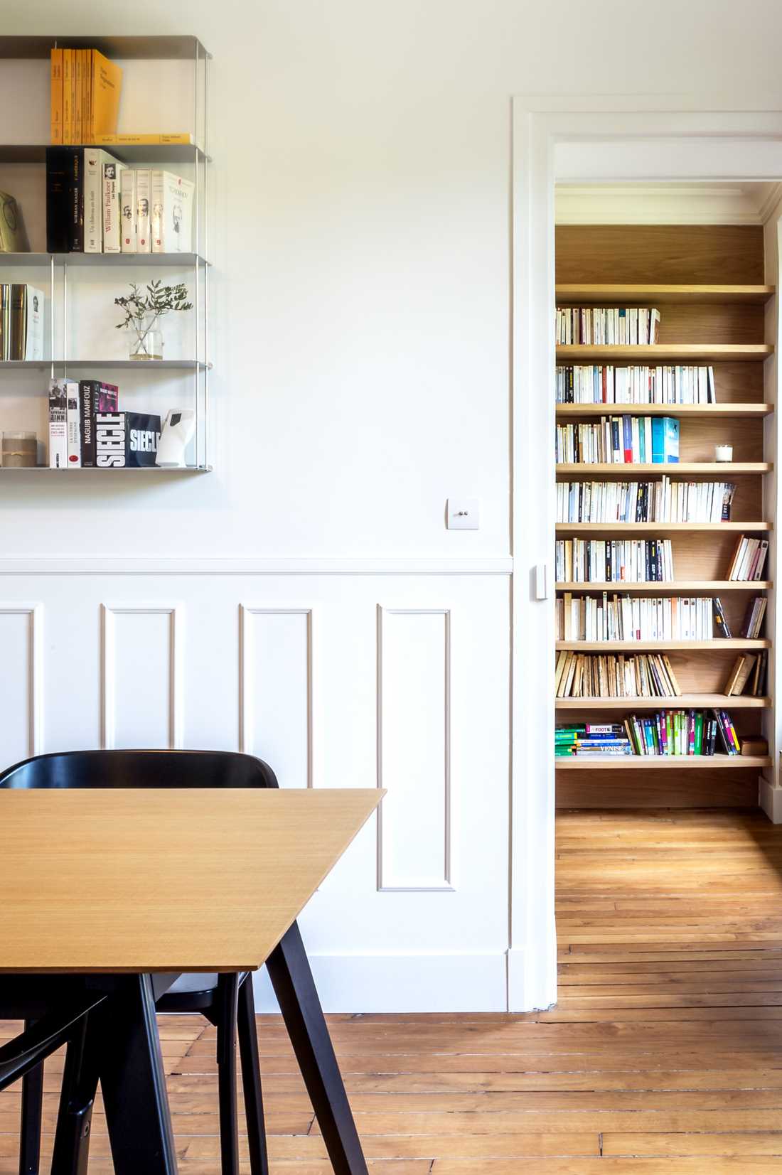 Circulation dans un appartement haussmannien renové par un architecte d'intérieur à Lille