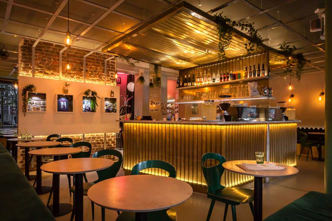 Bar du restaurant après les travaux d'aménagement par un architecte à Lille