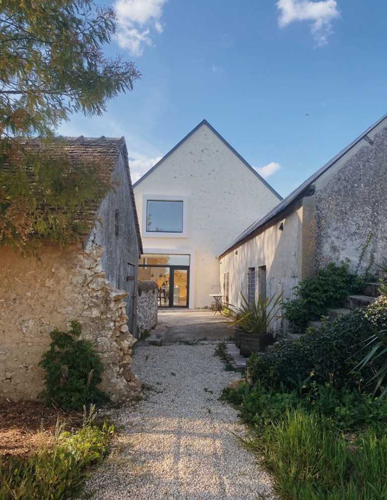 Rehabilitation of a barn into a house by an architect in the north of France