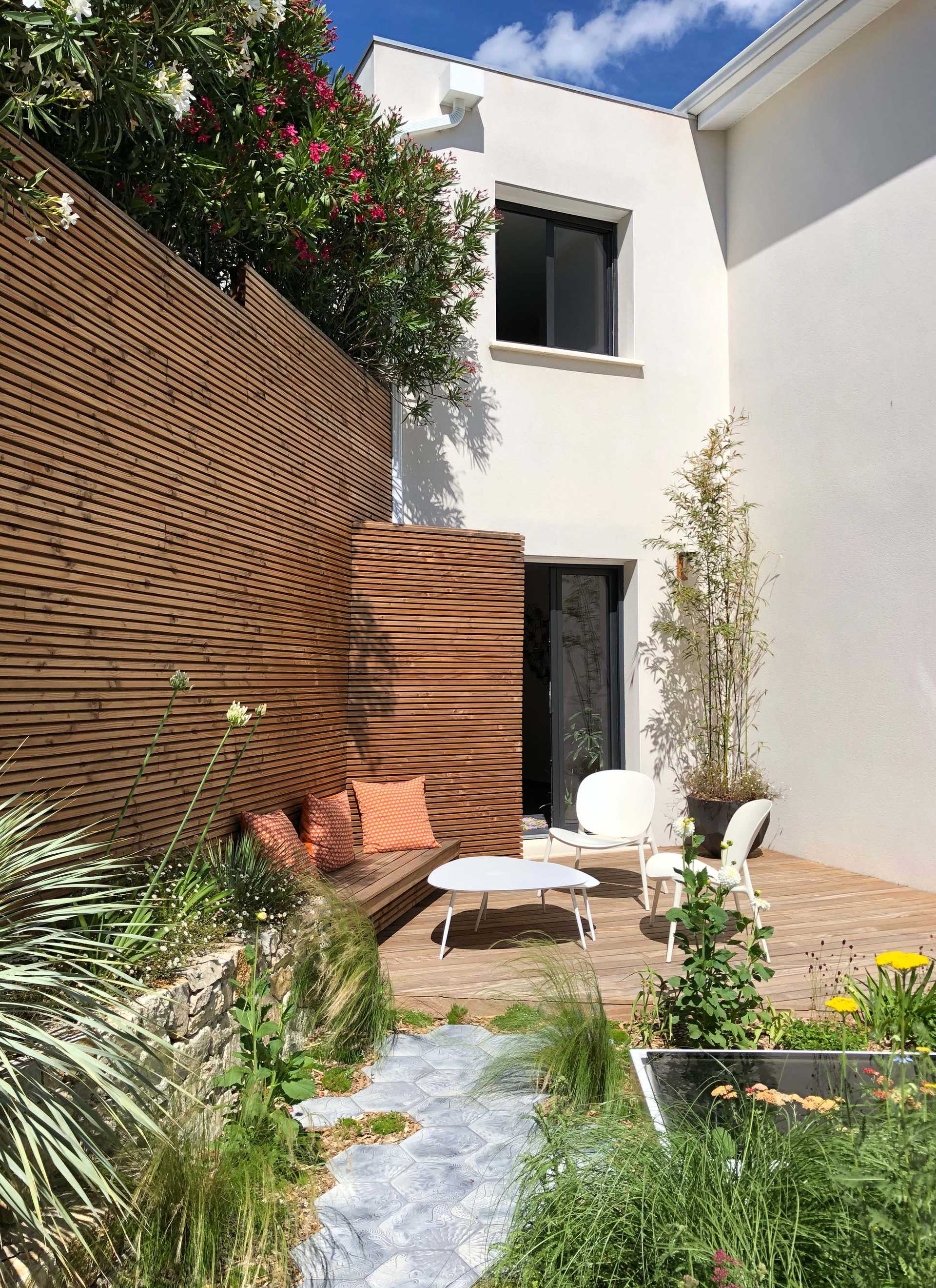 Garden of a town house designed by a landscaper from the Lille region