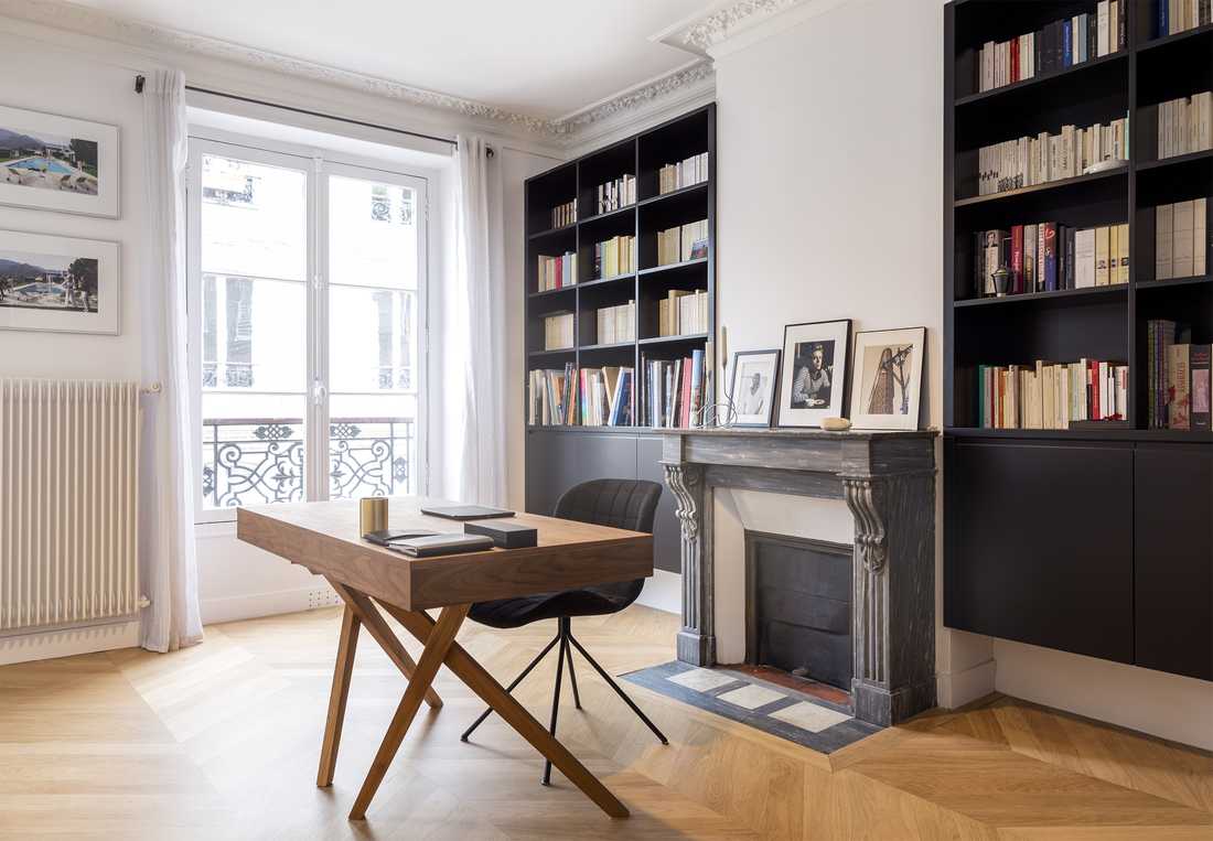 Bureau design dans un appartement haussmannien dans le Nord