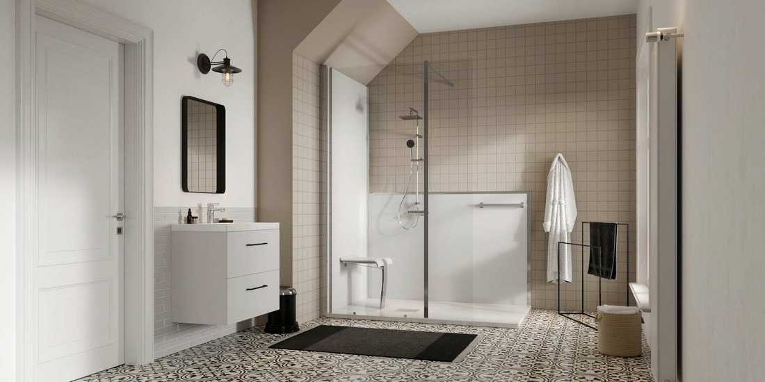 Bathroom adapted by an occupational therapist architect for PRMs - people with reduced mobility